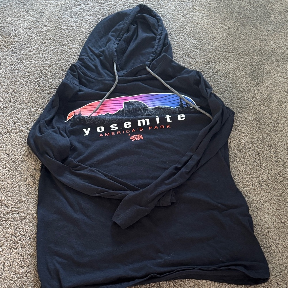 Yosemite Black Hoodie - Women's Top